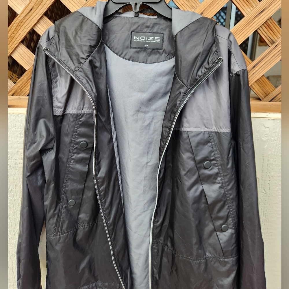 Noize Men's Charcoal Windbreaker